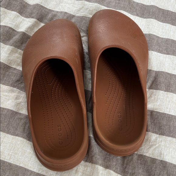 CROCS Dylan Women’s Slip-On Clog in Cognac - Picture 4 of 9